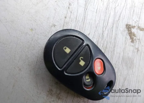 2004 Toyota Sienna Le z USA, uszkodzony, nr VIN 5TDZA23C24S004365